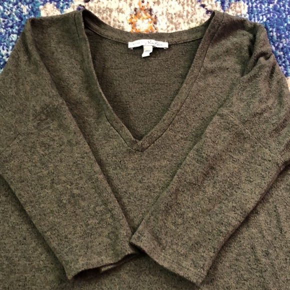 Express One Eleven Top - Picture 2 of 3